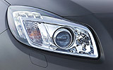 Opel Insignia. Modelo 2009. Carrocer�a 4 puertas. Imagen. Exterior. Detalle faro derecho.