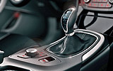 Opel Insignia. Modelo 2009. Imagen. Interior. Detalle palanca de cambios manual.