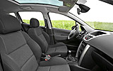 Peugeot 207 SW. Modelo 2008. Imagen. Interior. Salpicadero. Volante. Asientos deportivos.
