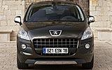 Peugeot 3008. Modelo 2009. Imagen. Exterior. Frontal. Coche parado. Carretera.