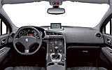 Peugeot 3008. Modelo 2009. Imagen. Interior. Salpicadero. Volante. Panel de instrumentaci�n. Consola central. Palanca de cambios manual. Navegador.
