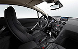 Peugeot 308 CC. Modelo 2009. Imagen. Interior. Asientos. Salpicadero. Volante. Consola central. Palanca de cambios manual.