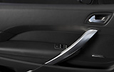 Peugeot 308 CC. Modelo 2009. Imagen. Interior. Detalle puerta con elevalunas el�ctrico.