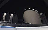 Peugeot 308 CC. Modelo 2009. Imagen. Interior. Detalle deflector aerodin�mico.