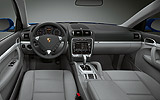 Porsche Cayenne Diesel. Modelo 2009. Imagen. Interior. Salpicadero. Volante. Consola central. Navegador. Palanca de cambios autom&aacute;tica.