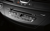 Renault Laguna Coup�. Modelo 2009. Imagen. Interior. Detalle Radio CD.