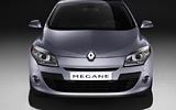 Renault Megane. Modelo 2009. Imagen frontal. Coche parado. Estudio.