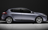 Renault Megane. Modelo 2009. Imagen. 5 puertas. Lateral. Coche parado. Estudio.