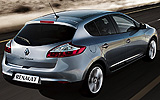 Renault Megane. Modelo 2009. Imagen. 5 puertas. Posterior lateral. Movimiento. Carretera.