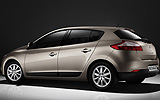 Renault Megane. Modelo 2009. Imagen. 5 puertas. Lateral posterior. Coche parado. Estudio.