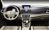 Renault Megane. Modelo 2009. Imagen. Interior. 5 puertas. Salpicadero. Cuadro de mandos. Navegador.