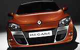 Renault M�gane Coup�. Modelo 2009. Imagen exterior. Tres puertas. Frontal. Coche parado. Estudio. Naranja.