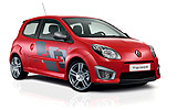 Renault Twingo RS. Modelo 2009. Imagen. Lateral- frontal. Coche parado. Llantas de aleaci�n 17 pulgadas. Estudio. Rojo.