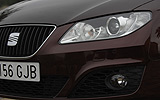 SEAT Exeo. Modelo 2009. Imagen exterior. Detalle. Parrilla delantera. Faro. Antiniebla.