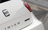 SEAT Ibiza ECOMOTIVE. Modelo 2009. Imagen. Exterior. Detalle Anagrama y piloto.