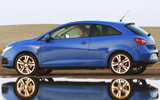 Seat Ibiza. Modelo 2008. Imagen. Carrocer�a SportCoup�. Tres puertas. Lateral. Coche parado. Llantas aleaci�n. 17 pulgadas. Azul Galia.