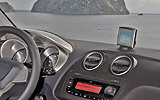 Seat Ibiza. Modelo 2008. Imagen. Interior. Salpicadero. Soporte para navegador.