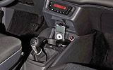Seat Ibiza. Modelo  2008. Imagen. Interior. Palanca de cambios 5 velocidades. Conexi�n USB.