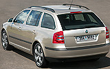 Skoda Octavia. Modelo 2009. Imagen. Combi. Familiar. Lateral frontal cenital. Est�tica.