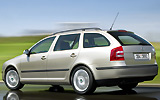 Skoda Octavia. Modelo 2009. Imagen. Combi. Familiar. Lateral posterior. Carretera.