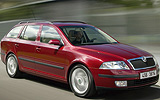Skoda Octavia. Modelo 2009. Imagen. Combi. Familiar. Lateral. Frontal. Movimiento. Carretera.