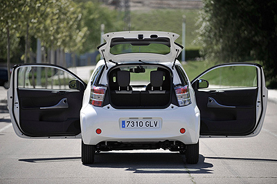 Toyota iQ. Modelo 2009
