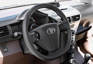 Toyota iQ. Modelo 2009