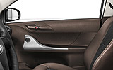 Toyota iQ. Modelo 2009. Imagen. Interior. Detalle puerta. Elevalunas el�ctrico.