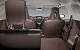 Toyota iQ. Modelo 2009. Imagen. Interior. Asiento trasero derecho abatible.