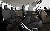 Toyota iQ. Modelo 2009. Imagen. Interior. Asiento copiloto reclinable.