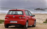 Volkswagen Golf 5p Sport 1.4 TSI 122 CV DSG 7 vel. Modelo 2009. Prueba de larga duraci�n. Imagen. Exterior. Posterior lateral. Playa. Parado. Comillas (Cantabria)