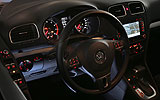 Volkswagen Golf 5p Sport 1.4 TSI 122 CV DSG 7 vel. Modelo 2009. Prueba de larga duraci�n. Imagen. Interior. Salpicadero. Volante. Panel de instrumentaci�n iluminado. Consola central. Navegador. Palanca de cambio autom�tica DSG de 7 velocidades.