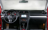 Volkswagen Golf 5p Sport 1.4 TSI 122 CV DSG 7 vel. Modelo 2009. Prueba de larga duraci�n. Imagen. Interior. Salpicadero. Mandos en el volante. Panel de instrumentaci�n iluminado. Consola central. Navegador. Palanca de cambio autom�tica DSG de 7 velocidades.