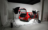 Volkswagen Golf 5p Sport 1.4 TSI 122 CV DSG 7 vel. Modelo 2009. Prueba de larga duraci�n. Imagen. Exterior. Posterior lateral. Coche parado. Port�n maletero y puertas abiertas. Estudio con focos.