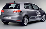 Volkswagen Golf. Modelo 2009. Bluemotion. Imagen. Exterior. Posterior lateral. Coche parado. Estudio. Gris.