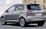Volkswagen Golf Plus. Modelo 2009. Imagen. Exterior. Lateral posterior. Coche parado. Carretera. Gris.