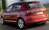 Volkswagen Golf Plus. Modelo 2009. Imagen. Exterior. Lateral posterior. Coche en movimiento. Carretera.