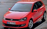 Volkswagen Polo. Modelo 2009. Imagen. Exterior. Frontal lateral. Coche parado. Carretera. Rojo.