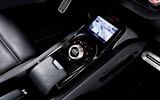 Volkswagen Concept BlueSport. Prototipo 2009. Imagen. Interior. Consola central. Pantalla t�ctil para manejar los sistemas de informaci�n y entretenimiento. Caja de cambios de tipo DSG.