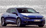 Volkswagen Scirocco. Modelo 2008. Imagen exterior. Frontal lateral. Coche parado. Carretera. Azul Intenso Metalizado.