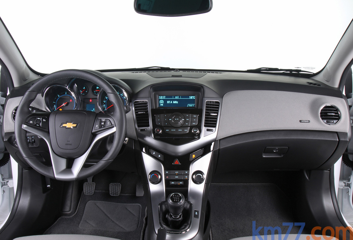 Lancer Sportback 1.5 MIVEC vs Cruze 1.6 LS Forocoches