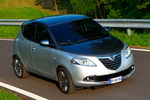 Lancia Ypsilon Gama Ypsilon Gama Ypsilon Turismo Bicolor Gris Piombo/Gris Argento Exterior Lateral-Frontal-Cenital 5 puertas