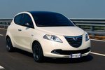 Lancia Ypsilon Gama Ypsilon Gama Ypsilon Turismo Blanco Neve Exterior Lateral-Frontal 5 puertas