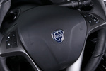Lancia Ypsilon 0.9 TwinAir 85 CV Stop & Start Platinum Turismo Interior Volante 5 puertas