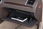 Lancia Thema 3.0 V6 CRD 239 CV Executive Turismo Interior Guantera y recept&aacute;culo 4 puertas