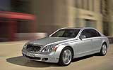 Maybach 57 S. Modelo 2006. Imagen exterior. Frontal lateral. Movimiento. Carretera.