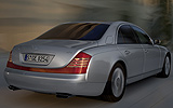 Maybach 57 S. Modelo 2006. Imagen exterior. Posterior. Movimiento. Carretera.