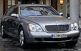 Maybach 57 S. Modelo 2006. Imagen exterior. Frontal. Movimiento. Carretera.