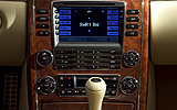 Maybach 57 S. Modelo 2006. Imagen interior. Consola central. Navegador. Palanca de cambios. Mandos climatizador. Equipo de audio.