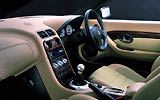 Interior del MG TF con inserciones de madera